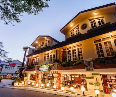 https://imgcld.yatra.com/ytimages/image/upload/t_hotel_yatra_city_desktop/v1480394562/Domestic Hotels/Hotels_Shimla/Hotel Willow Banks/Hotel_side_pic_evening.jpg